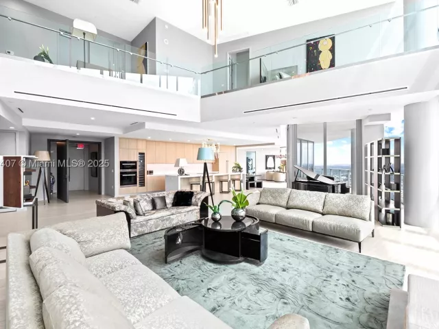 5-bedroom condo for sale in Miami - 851 NE 1st Ave PH 5401 - MondialRealty