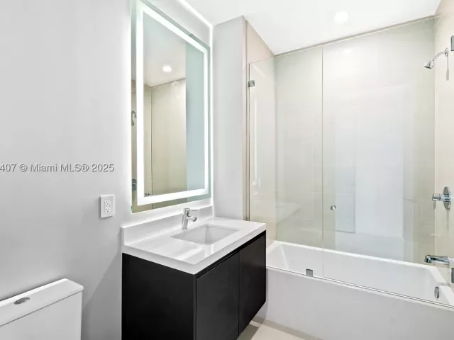 5-bedroom condo for sale in Miami - 851 NE 1st Ave PH 5401 - MondialRealty