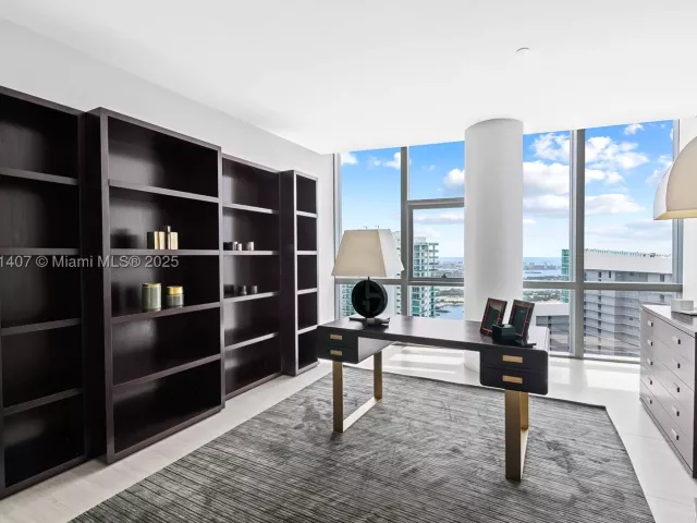 5-bedroom condo for sale in Miami - 851 NE 1st Ave PH 5401 - MondialRealty
