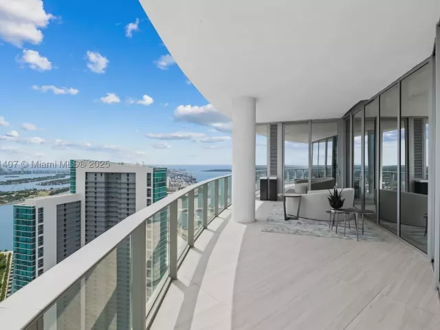 5-bedroom condo for sale in Miami - 851 NE 1st Ave PH 5401 - MondialRealty