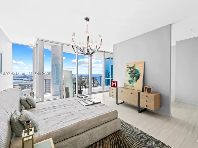 5-bedroom condo for sale in Miami - 851 NE 1st Ave PH 5401 - MondialRealty