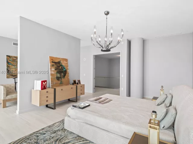5-bedroom condo for sale in Miami - 851 NE 1st Ave PH 5401 - MondialRealty