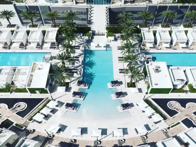 5-bedroom condo for sale in Miami - 851 NE 1st Ave PH 5401 - MondialRealty
