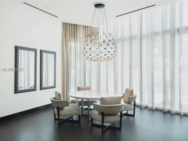 5-bedroom condo for sale in Miami - 851 NE 1st Ave PH 5401 - MondialRealty
