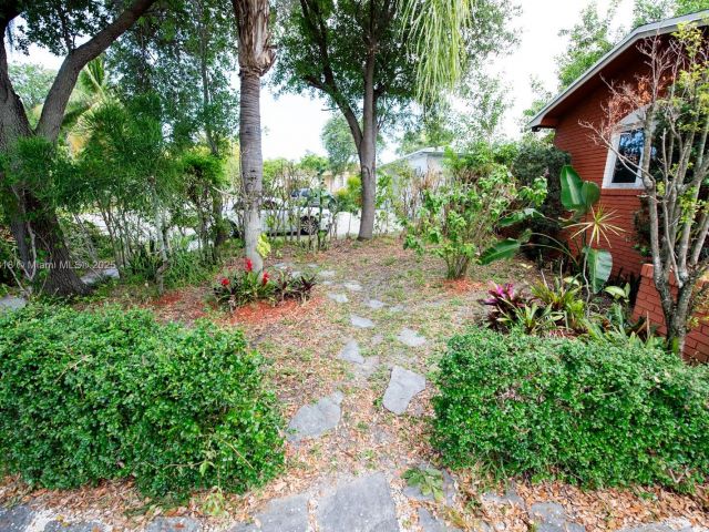 Home for sale at 16910 NE 8th Ct - photo 6012141