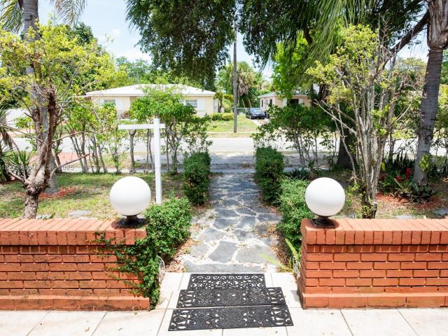 Home for sale at 16910 NE 8th Ct - photo 6012142