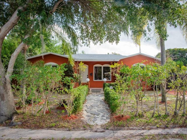 Home for sale at 16910 NE 8th Ct - photo 6012143