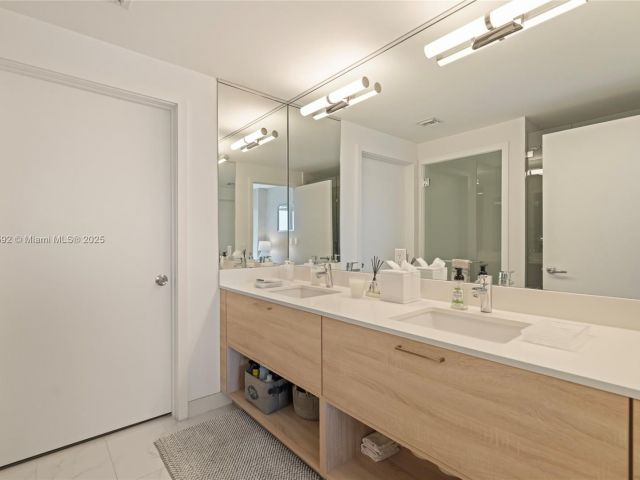 Apartment for rent  Unit #2715 - photo 6028573