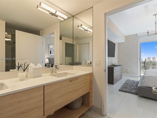 Apartment for rent  Unit #2715 - photo 6028574