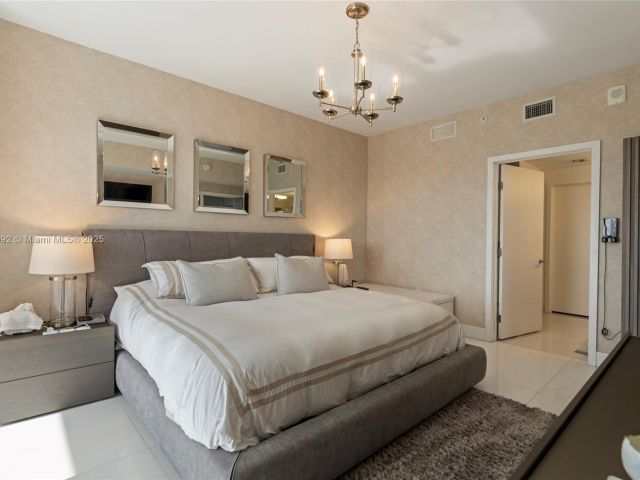 Apartment for rent  Unit #2715 - photo 6028578