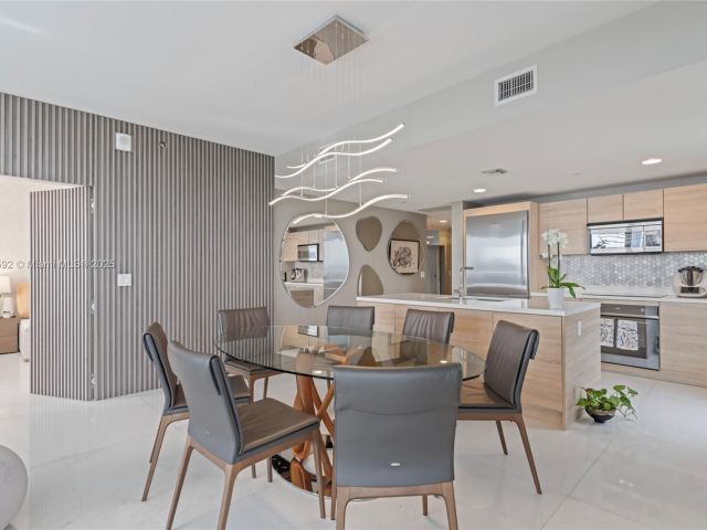 Apartment for rent  Unit #2715 - photo 6028581