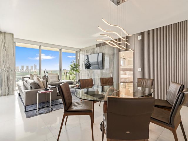 Apartment for rent  Unit #2715 - photo 6028582