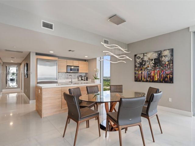 Apartment for rent  Unit #2715 - photo 6028584