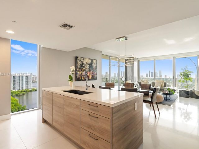 Apartment for rent  Unit #2715 - photo 6028586