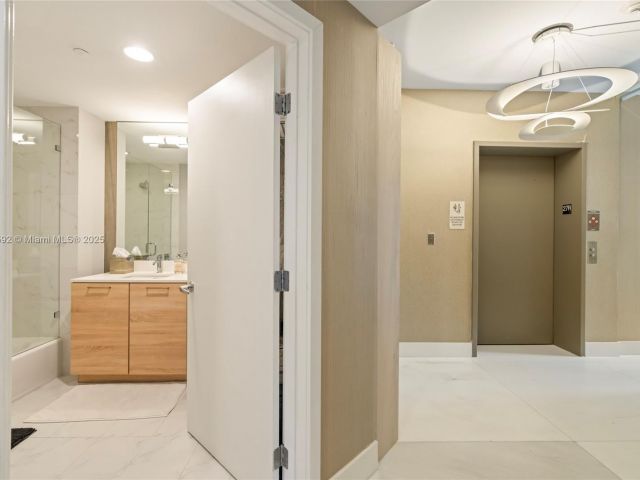 Apartment for rent  Unit #2715 - photo 6028588