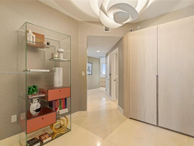 Apartment for rent  Unit #2715 - photo 6028589