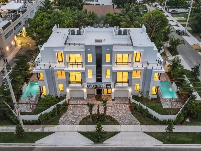 Home for sale at 408 SE 2nd Street - photo 6631069