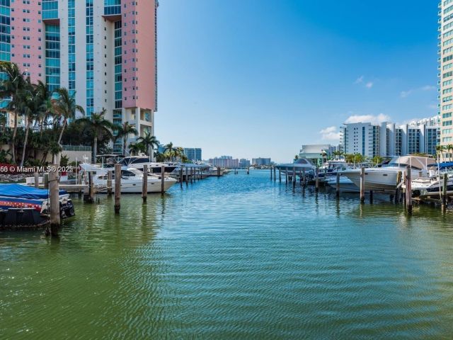 Apartment for sale  Unit #510 - photo 6028083