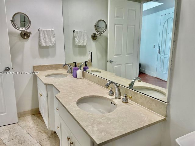 Apartment for sale  Unit #510 - photo 6028090