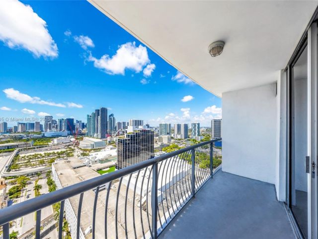 Apartment for sale  Unit #3308 - photo 7436940