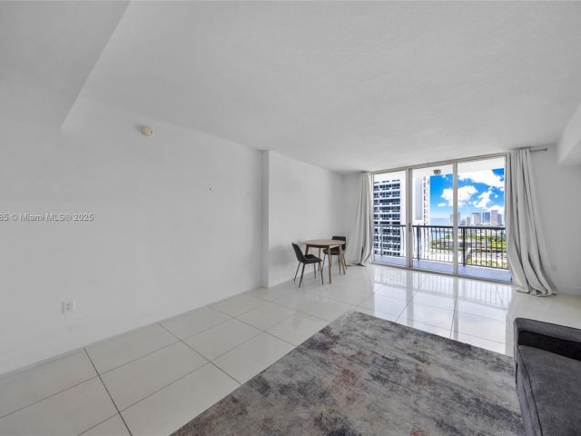 Apartment for sale  Unit #3308 - photo 7436943