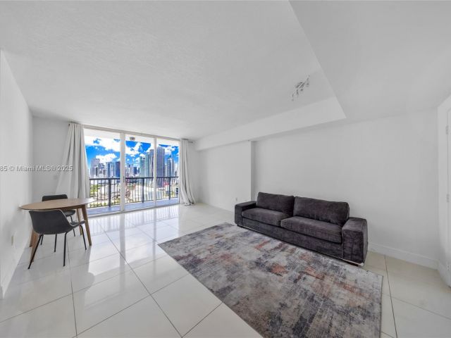 Apartment for sale  Unit #3308 - photo 7436944