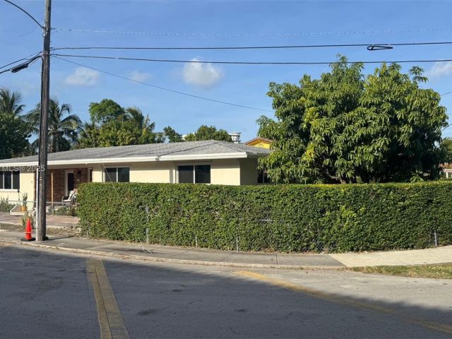 Home for sale at 111 SW 24th Ave - photo 6025250