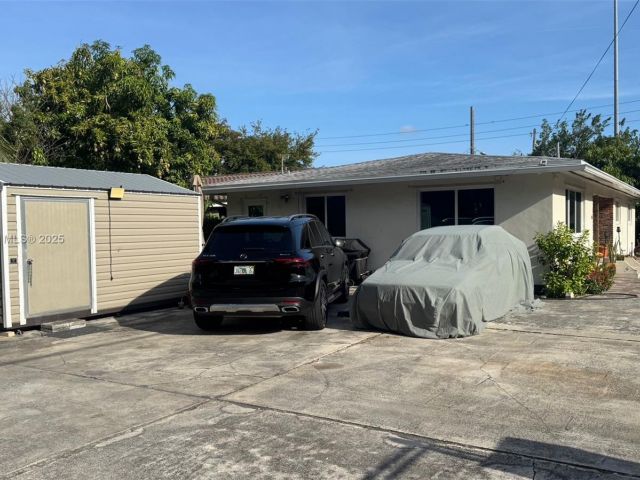 Home for sale at 111 SW 24th Ave - photo 6025254