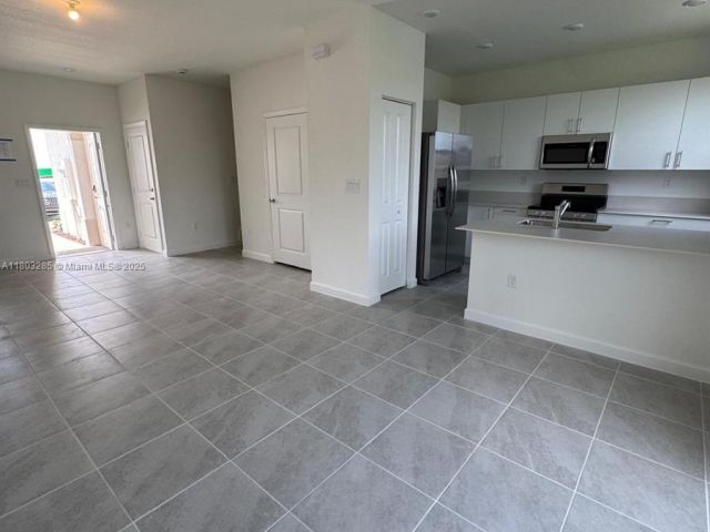 Home for rent at 2825 SE 25 . - photo 6028169