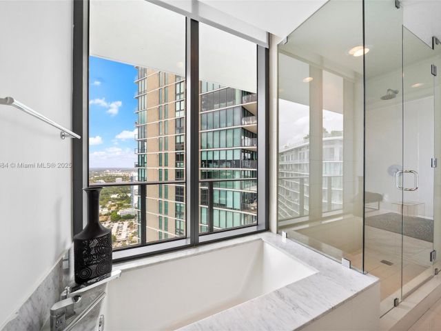 Apartment for sale  Unit #4207 - photo 6022618