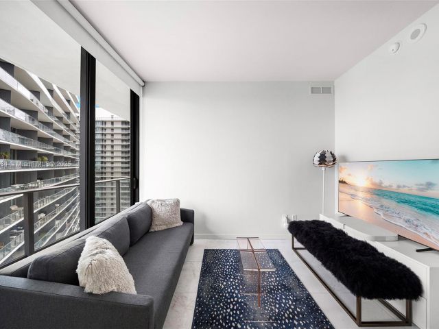 Apartment for sale  Unit #4207 - photo 6022620