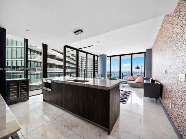 Apartment for sale  Unit #4207 - photo 6022624