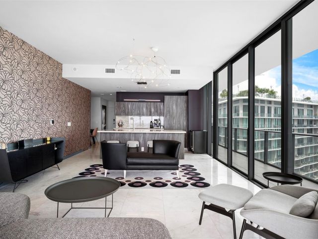 Apartment for sale  Unit #4207 - photo 6022625