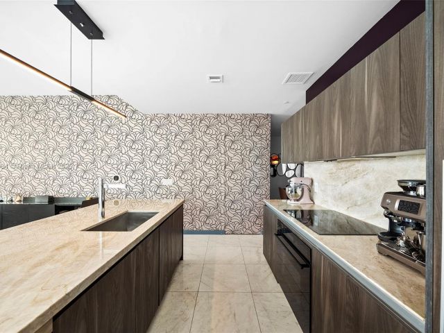 Apartment for sale  Unit #4207 - photo 6022626