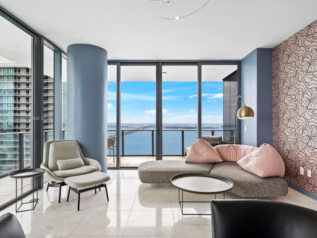 Apartment for sale  Unit #4207 - photo 6022630