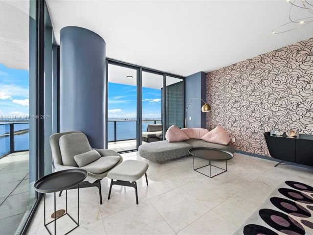 Apartment for sale  Unit #4207 - photo 6022631