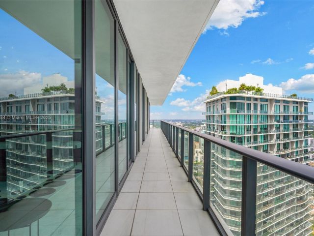 Apartment for sale  Unit #4207 - photo 6022633