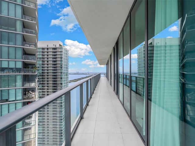 Apartment for sale  Unit #4207 - photo 6022634