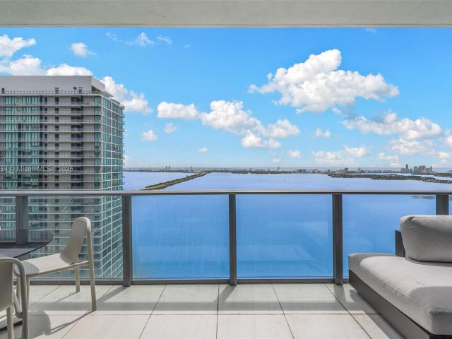 Apartment for sale  Unit #4207 - photo 6022635