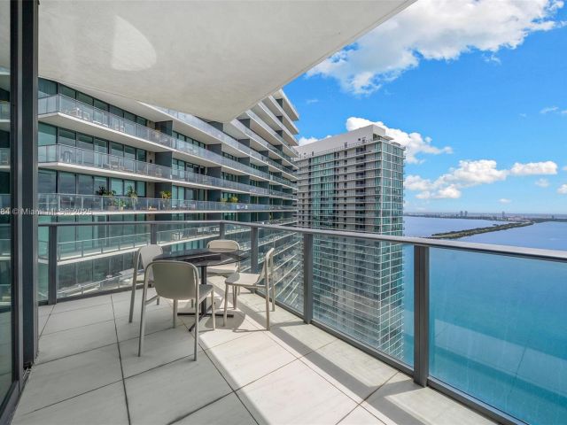 Apartment for sale  Unit #4207 - photo 6022636