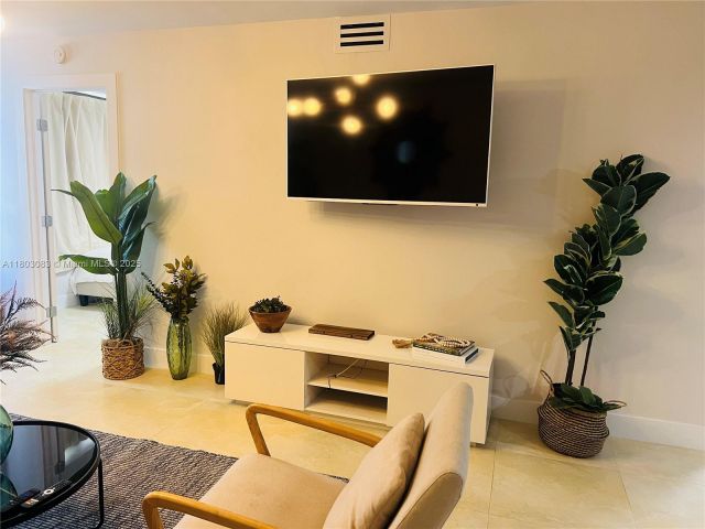 Apartment for sale  Unit #914 - photo 6191391