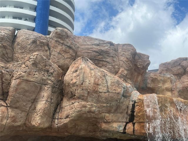 Apartment for sale  Unit #914 - photo 6191406