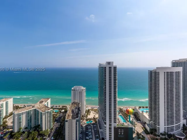 2-bedroom condo for rent in Hollywood - 4010 S Ocean Dr T4303 - MondialRealty