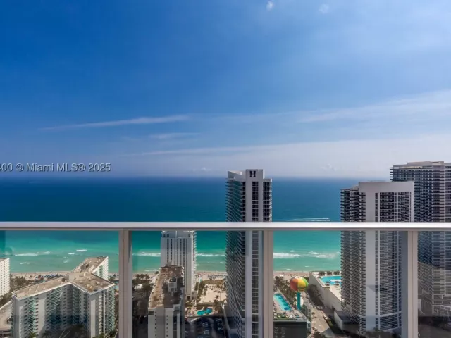 2-bedroom condo for rent in Hollywood - 4010 S Ocean Dr T4303 - MondialRealty