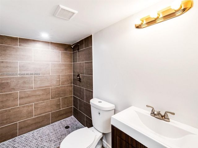 Home for rent at 1240 NW 7th Ave 1 - photo 6022008