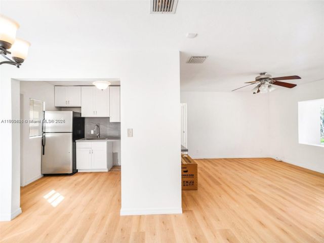 Home for rent at 1240 NW 7th Ave 1 - photo 6022020