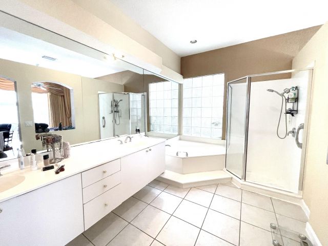 Home for sale at 6616 NW 43rd Terrace - photo 6059492