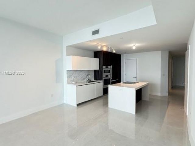 Apartment for sale  Unit #3700 - photo 6022273