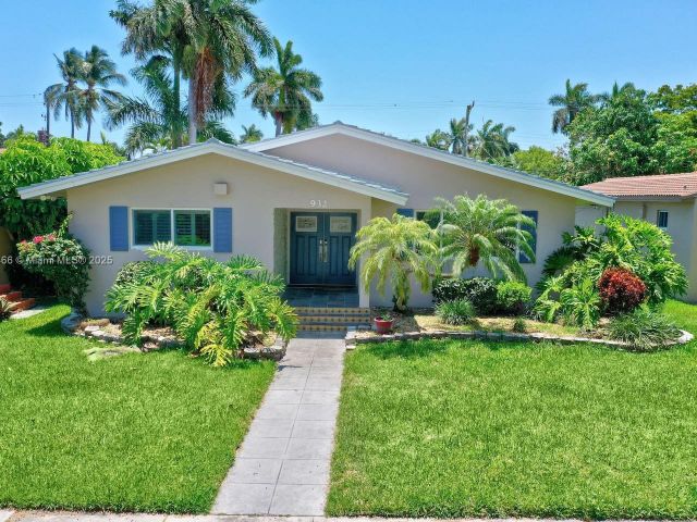 Home for sale at 932 Polk St - photo 6031318