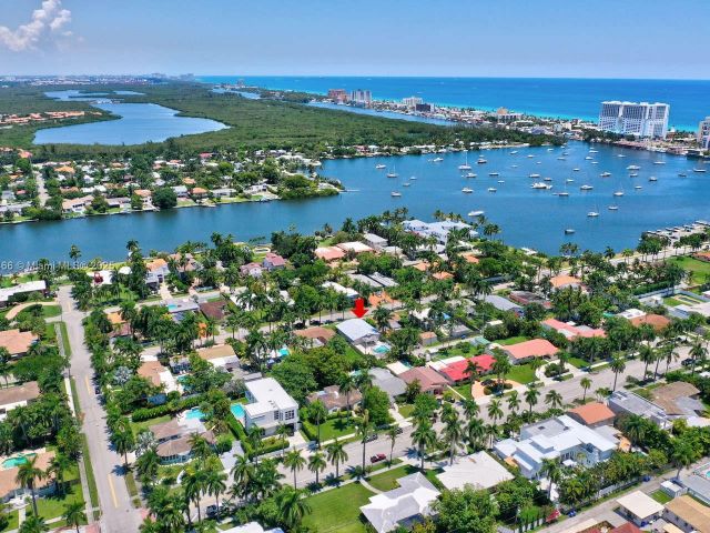 Home for sale at 932 Polk St - photo 6031319